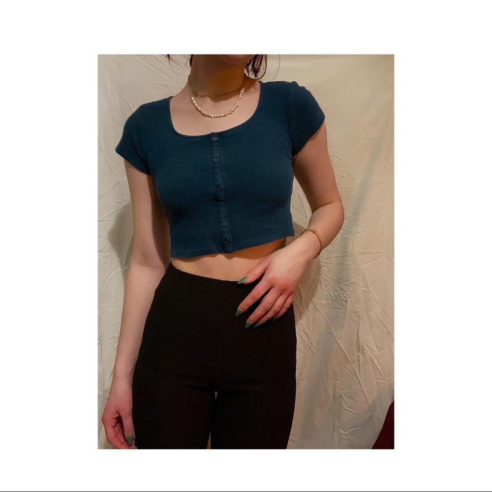 Cropped Blue Shirt